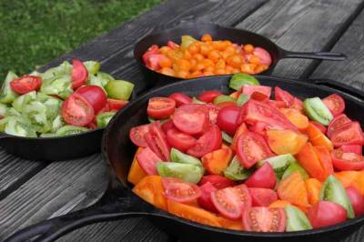 Heirloom-Tomatoes-ready-for-roasting